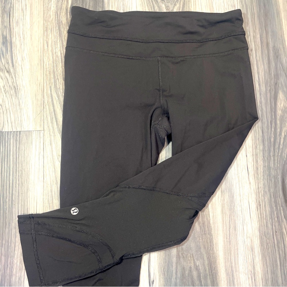 Lululemon Athletica crop Capri leggings 6 women’s R76